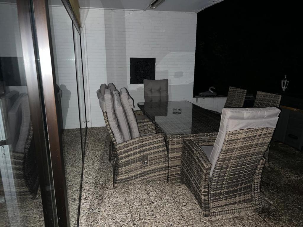 אולצן Park Villa Ferienwohnung Mit Pool Und 3 Schlafzimmer מראה חיצוני תמונה